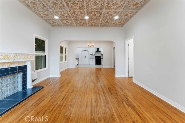 1236 S Cloverdale Avenue, Los Angeles CA: https://media.crmls.org/medias/d62b9c71-0a4b-4e6e-a695-85bb1e6bc385.jpg