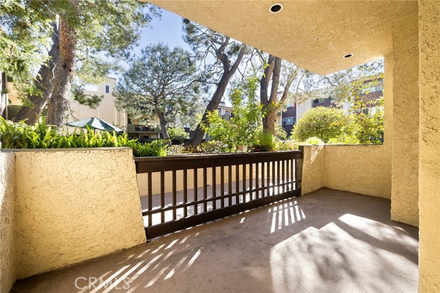 Detail Gallery Image 11 of 18 For 497 E California Bld #119,  Pasadena,  CA 91106 - 2 Beds | 2 Baths