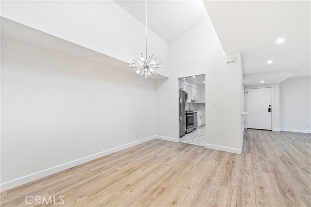 Detail Gallery Image 11 of 38 For 15215 Magnolia Bld, Sherman Oaks,  CA 91403 - 2 Beds | 2 Baths