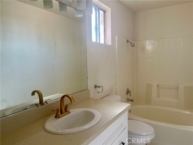 Detail Gallery Image 15 of 28 For 10850 Almond St, Adelanto,  CA 92301 - 3 Beds | 2/1 Baths