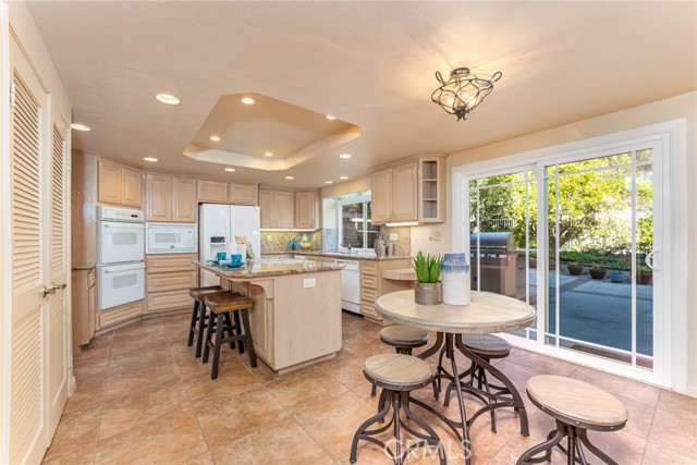 Light and bright kitchen/family room