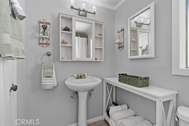 Detail Gallery Image 14 of 30 For 1595 Arroyo Drive, Laguna Beach,  CA 92651 - 2 Beds | 1 Baths
