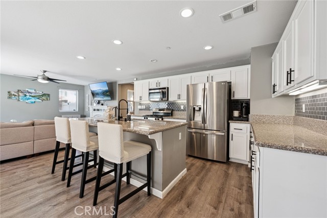 Detail Gallery Image 15 of 45 For 1405 Aloe Ct, Beaumont,  CA 92223 - 3 Beds | 2/1 Baths