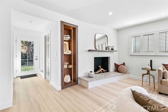 Detail Gallery Image 27 of 65 For 8372 Outland View Dr, Sun Valley,  CA 91352 - 3 Beds | 2/1 Baths