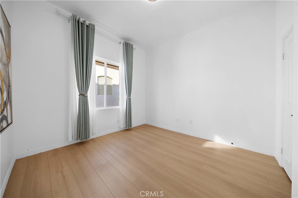 https://media.crmls.org/medias/d62e81ff-58cb-45bd-9b19-aab8ff9e74ad.jpg?preset=X-Large