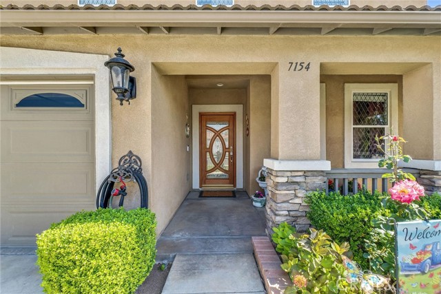 Detail Gallery Image 3 of 47 For 7154 Ohio River Dr, Corona,  CA 91752 - 5 Beds | 4 Baths