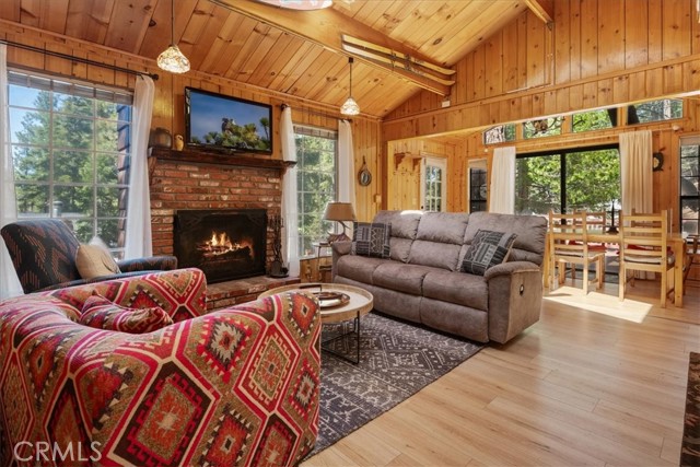 Detail Gallery Image 5 of 30 For 1162 Sylvan Glen, Big Bear Lake,  CA 92315 - 3 Beds | 2 Baths