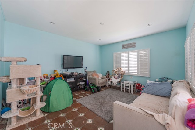 622 S Indiana Street, Anaheim CA: https://media.crmls.org/medias/d62f5c9f-0368-4770-8645-6a6bfd4ef250.jpg