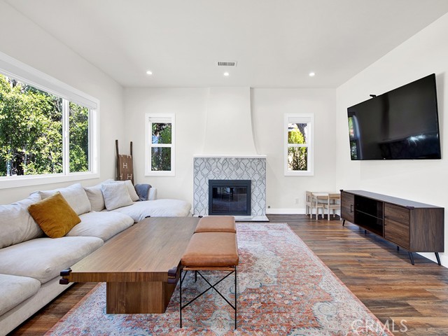 Detail Gallery Image 4 of 33 For 11260 Blix St, North Hollywood,  CA 91602 - 5 Beds | 4/1 Baths