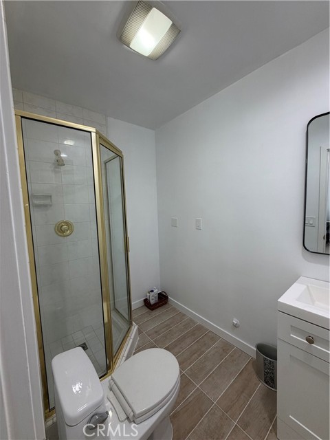 Detail Gallery Image 11 of 19 For 9660 Vanalden, Northridge,  CA 91324 - 5 Beds | 5 Baths