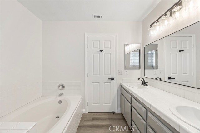 Detail Gallery Image 10 of 24 For 12431 Parkwood Pl, Victorville,  CA 92392 - 3 Beds | 2 Baths
