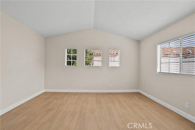 Detail Gallery Image 24 of 40 For 4337 Willow Glen St, Calabasas,  CA 91302 - 3 Beds | 3 Baths