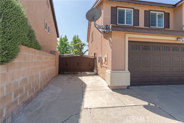 Detail Gallery Image 7 of 63 For 5527 Tenderfoot, Fontana,  CA 92336 - 4 Beds | 2/1 Baths