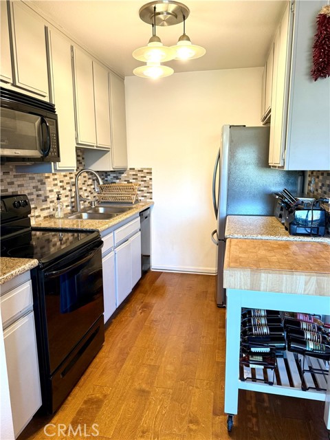 Detail Gallery Image 12 of 31 For 5870 Benner St #204,  Los Angeles,  CA 90042 - 2 Beds | 2 Baths