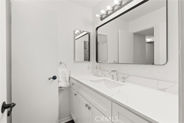 Detail Gallery Image 11 of 19 For 5700 Etiwanda Ave #168,  Tarzana,  CA 91356 - 2 Beds | 1 Baths