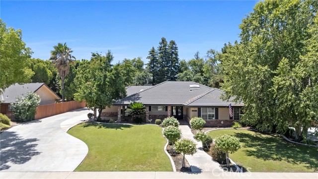 11717 Old Town Road, Bakersfield CA: https://media.crmls.org/medias/d63200fb-8903-45be-918b-3b1ad2b8a4ed.jpg