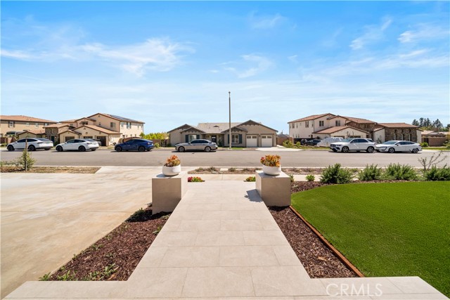 Detail Gallery Image 5 of 73 For 8826 Justify Dr, Rancho Cucamonga,  CA 91701 - 5 Beds | 5/1 Baths
