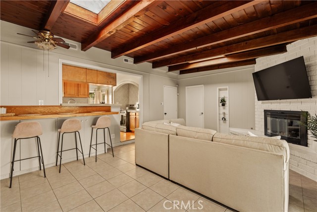 Detail Gallery Image 12 of 27 For 1640 N Lincoln St, Burbank,  CA 91506 - 4 Beds | 2 Baths