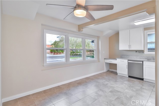 21032 Cantara Street, Canoga Park CA: https://media.crmls.org/medias/d6325074-8e36-4968-89de-f43eb96d400a.jpg