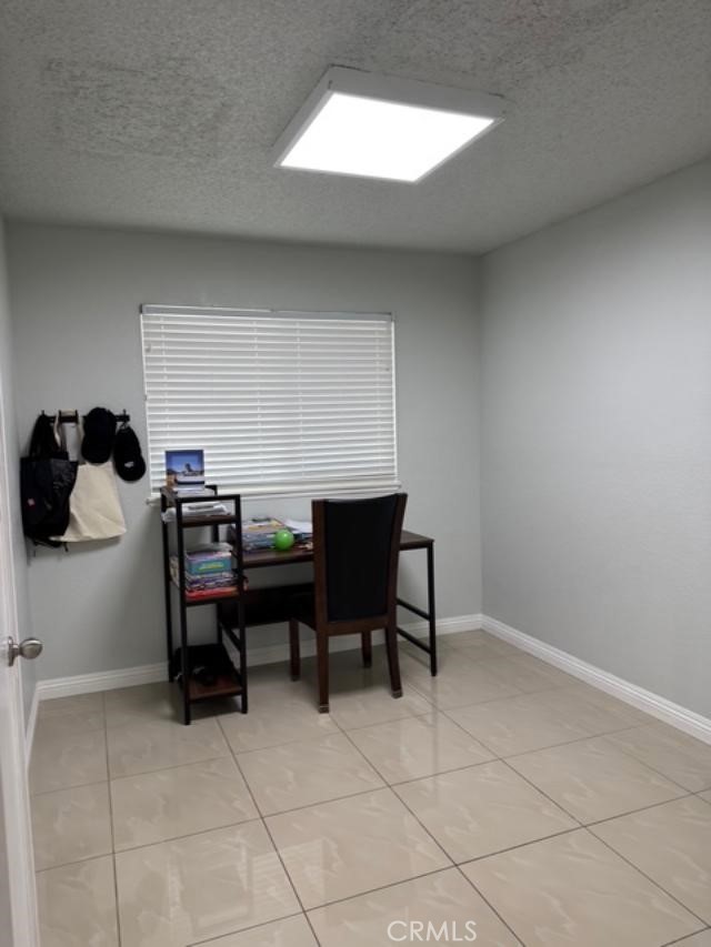 https://media.crmls.org/medias/d632b2df-e7a0-4c43-bcf1-b37c475d371b.jpg?preset=X-Large