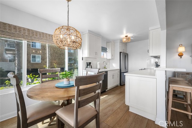 Detail Gallery Image 14 of 41 For 700 E Oceanfront, Newport Beach,  CA 92661 - 4 Beds | 3 Baths