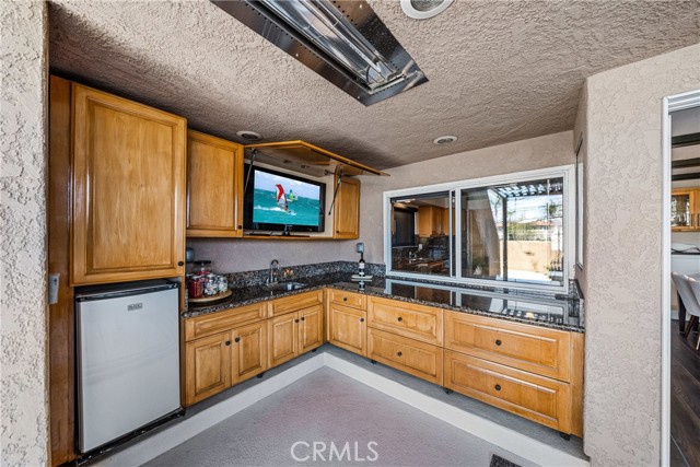 708 Main Street, Huntington Beach CA: https://media.crmls.org/medias/d633df93-e9e3-41c5-b0c0-106c870c0cfc.jpg