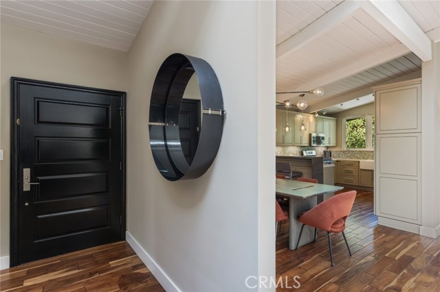 Detail Gallery Image 7 of 60 For 11922 Sunshine Ter, Studio City,  CA 91604 - 3 Beds | 2 Baths