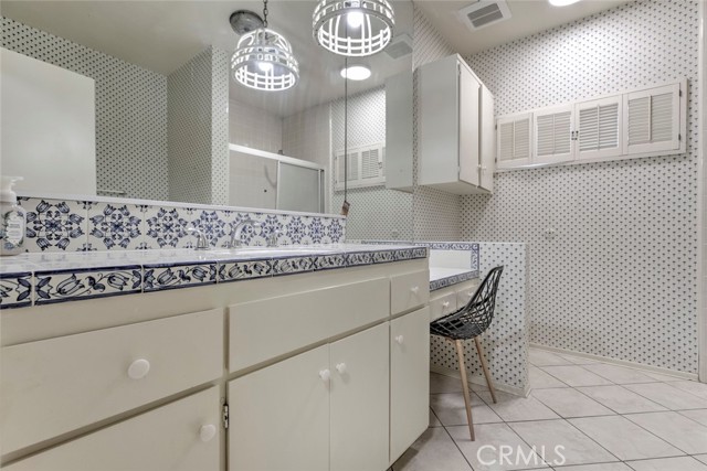 Detail Gallery Image 32 of 39 For 17522 Sherman Way #202,  Van Nuys,  CA 91406 - 2 Beds | 3 Baths