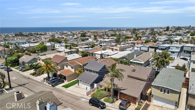 1123 1st Street, Hermosa Beach, California 90254, 3 Bedrooms Bedrooms, ,2 BathroomsBathrooms,Residential,For Sale,1st,SB24088959