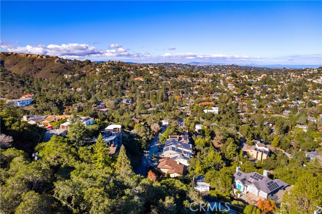 Detail Gallery Image 5 of 11 For 401 Winding Way, San Carlos,  CA 94070 - – Beds | – Baths