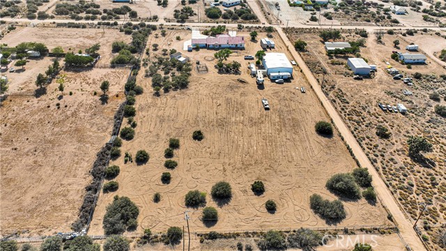 8381 White Road, Phelan CA: https://media.crmls.org/medias/d636906c-876e-4437-ae0d-01c439dad74d.jpg