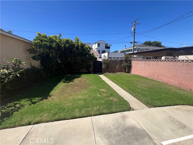 Detail Gallery Image 17 of 23 For 1107 Florida St, Huntington Beach,  CA 92648 - 3 Beds | 2 Baths