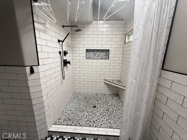 https://media.crmls.org/medias/d6380ab4-54b8-415a-9221-78c1a755c8ed.jpg?preset=X-Large