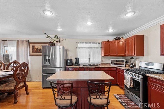 350 S Willow AVe, Rialto CA: https://media.crmls.org/medias/d6397cee-37bb-405b-9b6b-99fb72ad75f4.jpg