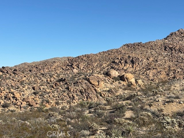 Detail Gallery Image 4 of 8 For 7085 Alturas Dr, Joshua Tree,  CA 92252 - – Beds | – Baths