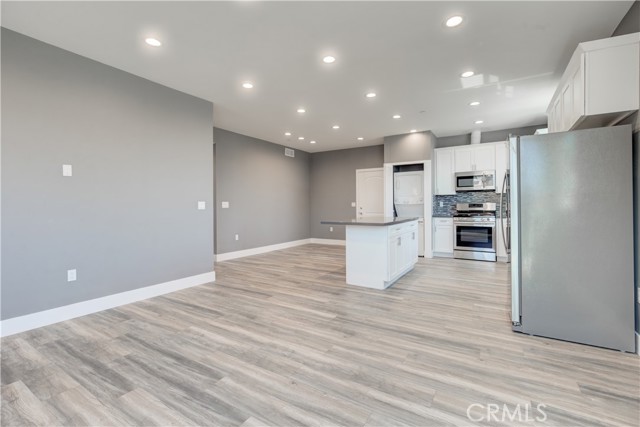 3626 S Cimarron Street, Los Angeles CA: https://media.crmls.org/medias/d639edd7-5313-4cba-8694-a33b66555c1e.jpg