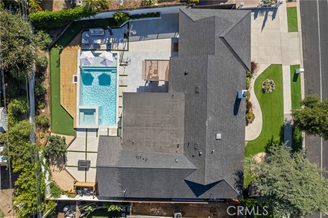 240 W Gainsborough Road, Thousand Oaks CA: https://media.crmls.org/medias/d63a0835-1de0-4af4-a5f9-6d7f43822a46.jpg