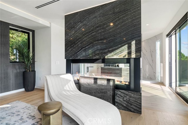 1947 Glencoe Way, Los Angeles CA: https://media.crmls.org/medias/d63a42b6-ae5d-496b-b903-53b98d1f368a.jpg