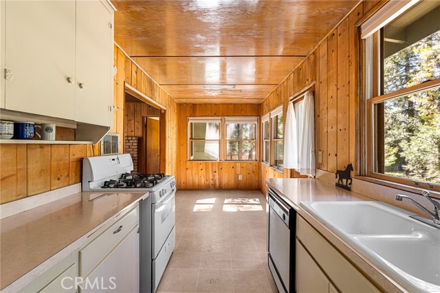 Detail Gallery Image 14 of 25 For 25455 Tahquitz, Idyllwild,  CA 92549 - 1 Beds | 2 Baths
