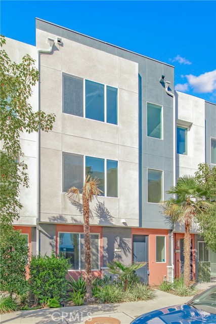 Front Image Thumbnail for CROC25263525