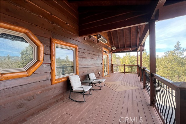858 Fox Tower Way, Big Bear Lake CA: https://media.crmls.org/medias/d63adf8c-4a38-4306-acf3-b09e2f5eaf86.jpg