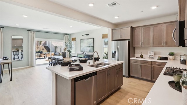 Detail Gallery Image 5 of 21 For 28784 Avenida Belleza, Winchester,  CA 92596 - 5 Beds | 3 Baths