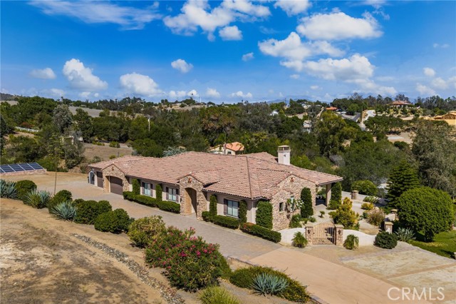 3012 Ridge Creek Drive, Fallbrook CA: https://media.crmls.org/medias/d63b8dfa-ab77-4b94-a298-a6fcb70fdeba.jpg