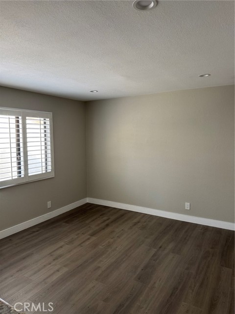 6255 Canoga Avenue, Woodland Hills CA: https://media.crmls.org/medias/d63b92b4-b4fd-4b1f-9be9-f32fef65a431.jpg
