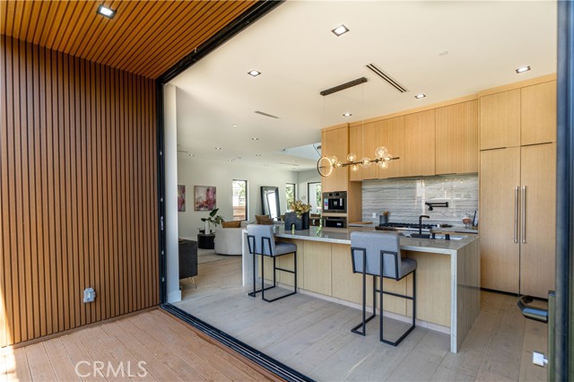 Detail Gallery Image 22 of 65 For 10943 Pickford Way, Culver City,  CA 90230 - 5 Beds | 4/1 Baths