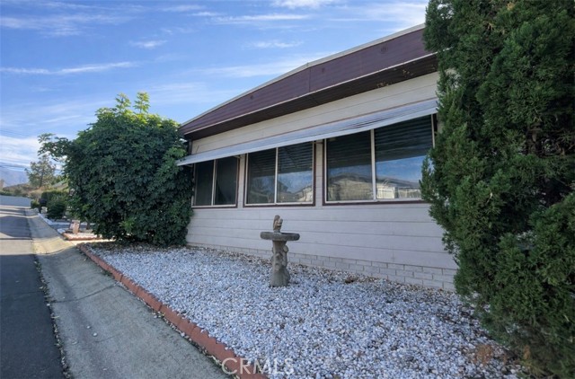 11050 Bryant, Yucaipa CA: https://media.crmls.org/medias/d63d5822-3581-46af-9707-e97101013059.jpg