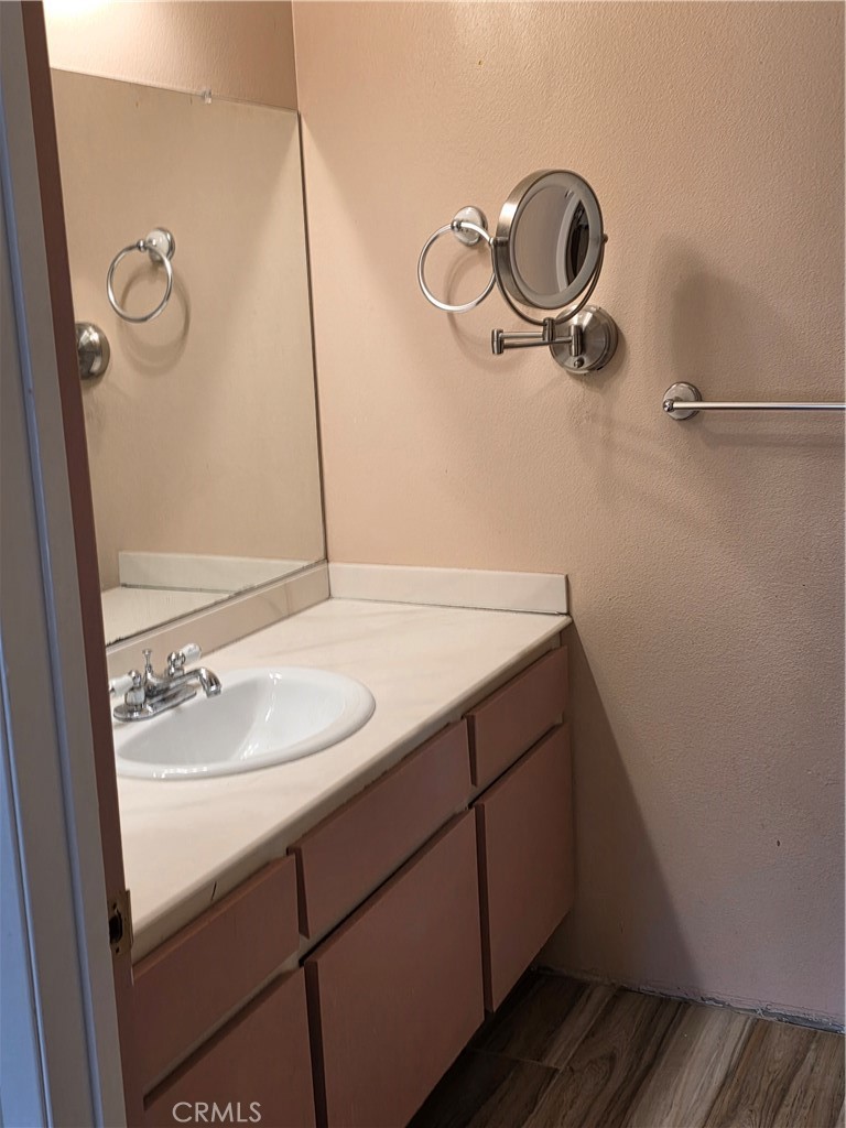 https://media.crmls.org/medias/d63f60a1-91b4-428a-b333-59dc9c5a3fd3.jpg?preset=X-Large