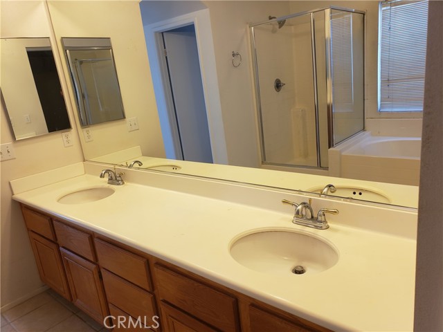 Detail Gallery Image 25 of 35 For 45720 Coventry Ct, Lancaster,  CA 93534 - 5 Beds | 3 Baths
