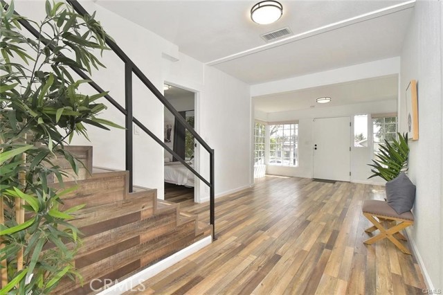 Detail Gallery Image 8 of 9 For 757 N Loma Vista, Long Beach,  CA 90813 - 3 Beds | 2 Baths