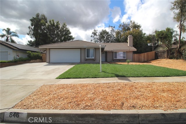 846 Monarch Dr, Corona, CA 92879